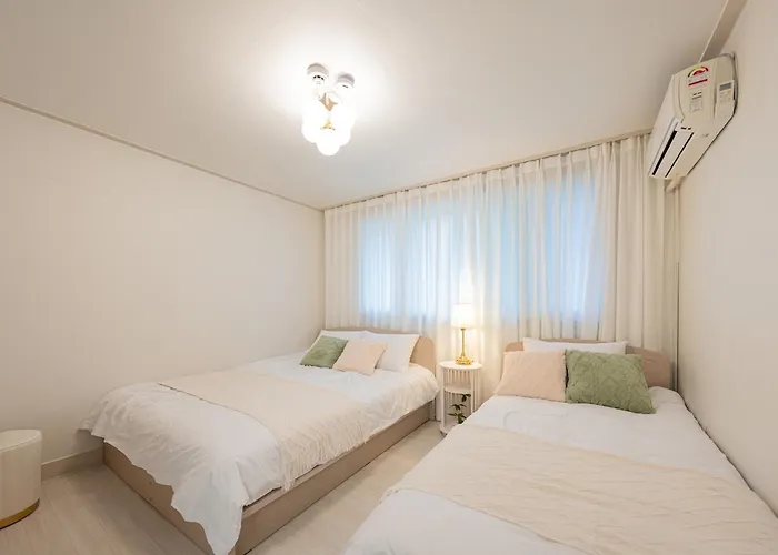 Appartement New#홍대역9분#1층 단독숙소,2룸,3베드,최대5인#명동#광화문#용산#경복궁#bts#셀프체크인#hongdae#yeonnam#망원시장 *